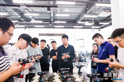 领克华中营销大区走进张家口工厂见证“潮流智造”